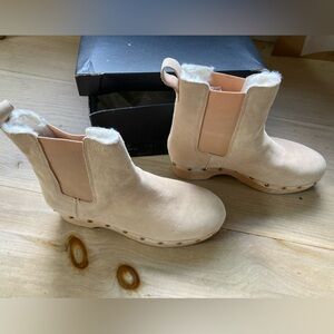 Soft blush J. Crew Chelsea boots